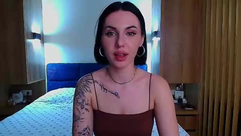 Julia online show from July 18, 2026, 4:44 pm