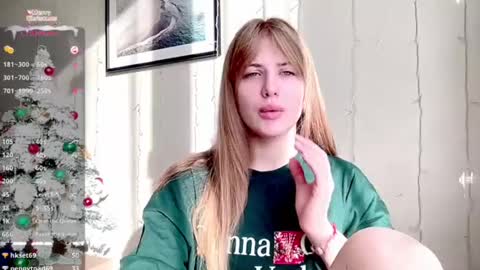 Snapshot of puremiraclealis chatting on December 24, 2024, 11:06 am Alicia online show from December 24, 2024, 11:06 am