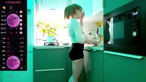 Snapshot of puremiraclealis chatting on December 15, 2025, 2:21 pm Alicia online show from December 15, 2025, 2:21 pm