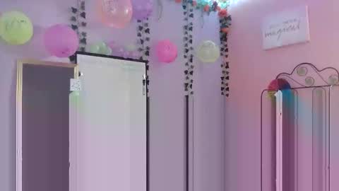 Purple2StayThnxxx online show from October 11, 2025, 7:23 pm