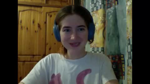 purple_cat55 online show from December 31, 2024, 8:23 pm