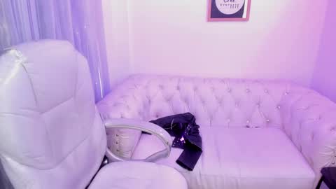 Snapshot of purple_slut_ chatting on February 28, 2025, 11:56 pm Anna online show from February 28, 2025, 11:56 pm