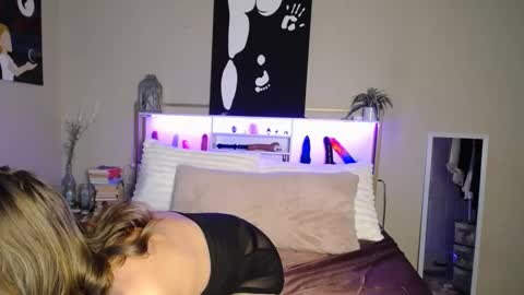 Snapshot of purple_sub chatting on October 13, 2025, 2:55 am Purple online show from October 13, 2025, 2:55 am