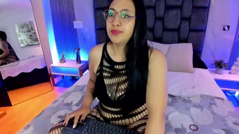 Snapshot of purpleheart_fg chatting on May 9, 2026, 3:23 am Karol online show from May 9, 2026, 3:23 am