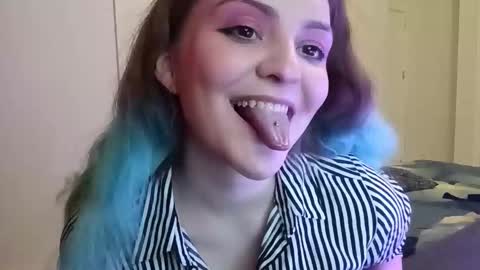 Snapshot of purpurfoxy chatting on November 22, 2025, 7:02 pm Elias online show from November 22, 2025, 7:02 pm