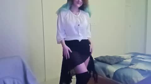 Snapshot of purpurfoxy chatting on December 4, 2025, 10:29 pm Elias online show from December 4, 2025, 10:29 pm