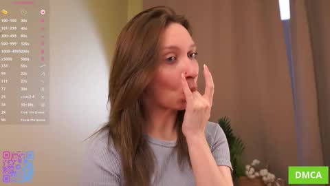 Sophie  Fav patterns 99199444press my buttons  see what happens  online show from November 11, 2025, 5:40 am