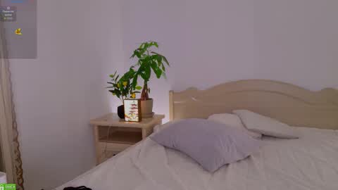 Snapshot of pusichka_ chatting on November 9, 2025, 9:07 am Diana Onlyfans online show from November 9, 2025, 9:07 am