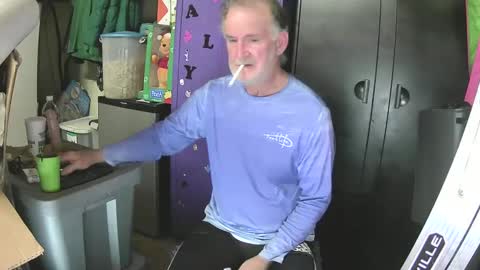 Snapshot of pussy_licker0127 chatting on December 11, 2024, 4:09 pm Mark online show from December 11, 2024, 4:09 pm