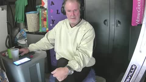 Snapshot of pussy_licker0127 chatting on December 18, 2024, 4:17 pm Mark online show from December 18, 2024, 4:17 pm