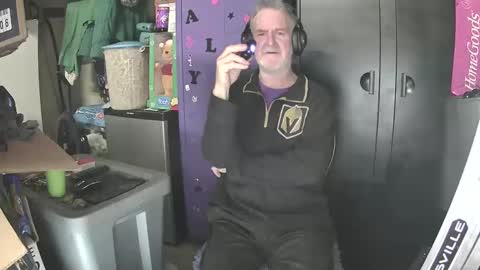 Snapshot of pussy_licker0127 chatting on December 20, 2024, 6:50 am Mark online show from December 20, 2024, 6:50 am