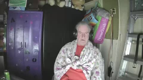 Snapshot of pussy_licker0127 chatting on February 18, 2025, 6:15 am Mark online show from February 18, 2025, 6:15 am