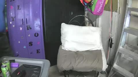 Snapshot of pussy_licker0127 chatting on February 20, 2025, 4:46 pm Mark online show from February 20, 2025, 4:46 pm