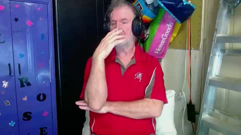 Snapshot of pussy_licker0127 chatting on March 12, 2025, 7:28 pm Mark online show from March 12, 2025, 7:28 pm