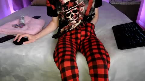 Snapshot of pussylover2182 chatting on December 12, 2024, 8:03 am pussylover2182 online show from December 12, 2024, 8:03 am