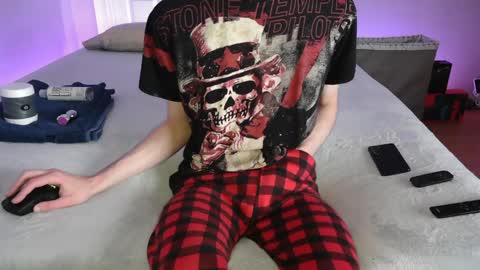 Snapshot of pussylover2182 chatting on December 22, 2024, 7:44 am pussylover2182 online show from December 22, 2024, 7:44 am