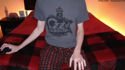 Snapshot of pussylover2182 chatting on September 22, 2025, 4:03 am pussylover2182 online show from September 22, 2025, 4:03 am