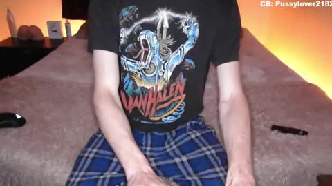 Snapshot of pussylover2182 chatting on September 25, 2025, 3:10 am pussylover2182 online show from September 25, 2025, 3:10 am