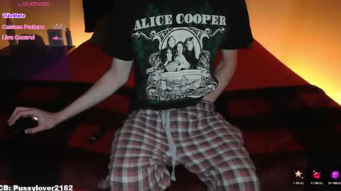 Snapshot of pussylover2182 chatting on November 26, 2025, 6:14 am pussylover2182 online show from November 26, 2025, 6:14 am