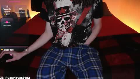 Snapshot of pussylover2182 chatting on November 29, 2025, 4:37 am pussylover2182 online show from November 29, 2025, 4:37 am