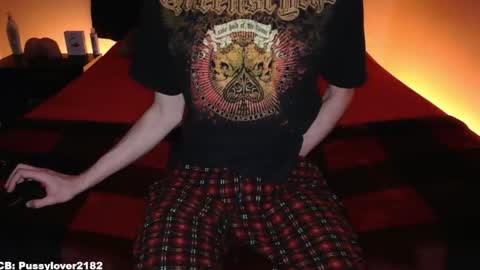 Snapshot of pussylover2182 chatting on December 3, 2025, 4:53 am pussylover2182 online show from December 3, 2025, 4:53 am