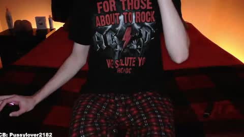 Snapshot of pussylover2182 chatting on December 4, 2025, 4:00 am pussylover2182 online show from December 4, 2025, 4:00 am