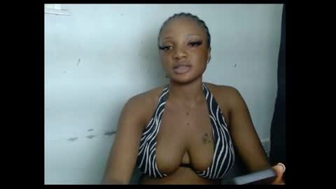 Snapshot of pussyxwetx chatting on April 21, 2026, 10:45 pm pussyxwetx online show from April 21, 2026, 10:45 pm