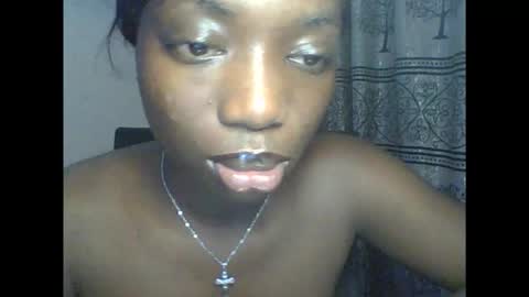 Snapshot of pweedy_ora chatting on February 17, 2026, 9:10 pm ora online show from February 17, 2026, 9:10 pm