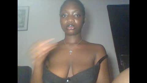 Snapshot of pweedy_ora chatting on March 2, 2026, 11:44 pm ora online show from March 2, 2026, 11:44 pm
