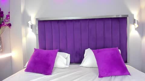 Qetzia online show from September 30, 2025, 5:18 pm