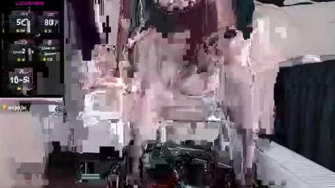 Snapshot of qianqian_ chatting on December 2, 2025, 11:37 am qianqian_ online show from December 2, 2025, 11:37 am