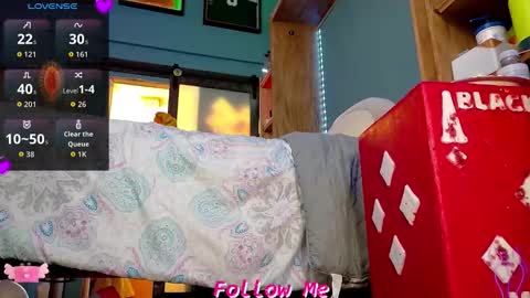 Queen And King online show from November 18, 2025, 6:12 pm