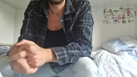 Snapshot of quantosibel chatting on December 3, 2025, 12:47 pm quantosibel online show from December 3, 2025, 12:47 pm