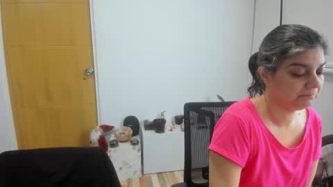 Snapshot of queemking chatting on January 14, 2026, 11:31 pm queemking online show from January 14, 2026, 11:31 pm