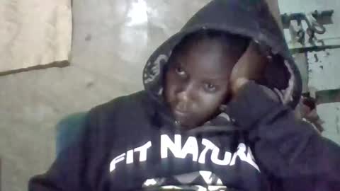 queen014 online show from November 12, 2025, 2:12 am