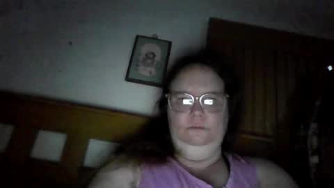 Snapshot of queen211869 chatting on December 15, 2025, 12:42 pm Queenjenny online show from December 15, 2025, 12:42 pm