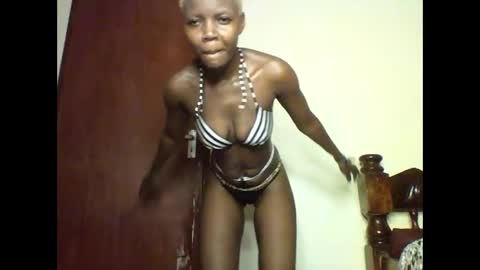 queen_abito online show from January 4, 2025, 8:28 am
