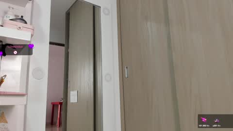 Snapshot of queen_antonella_oficial chatting on January 28, 2025, 12:11 pm QUEEN ANTONELLA online show from January 28, 2025, 12:11 pm