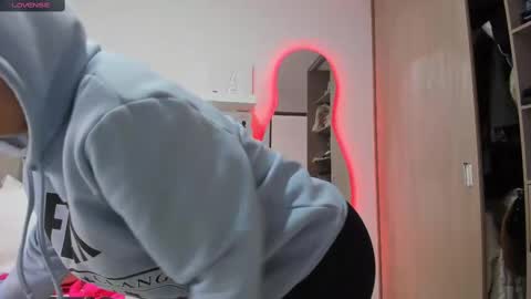 Snapshot of queen_antonella_oficial chatting on February 13, 2025, 6:05 pm QUEEN ANTONELLA online show from February 13, 2025, 6:05 pm