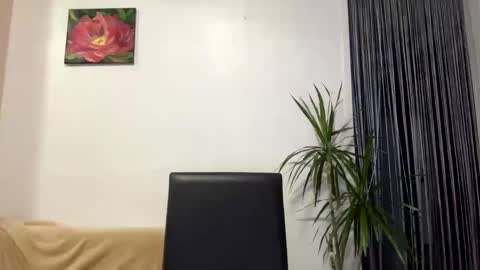 Snapshot of queen_chatur chatting on January 30, 2025, 2:47 pm Viktoria online show from January 30, 2025, 2:47 pm