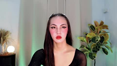 queen_danaya online show from April 8, 2026, 1:05 am