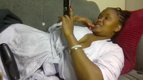 Snapshot of queen_doli chatting on January 31, 2026, 7:11 pm queen_doli online show from January 31, 2026, 7:11 pm