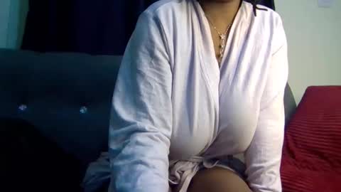 Snapshot of queen_doli chatting on February 4, 2026, 8:47 pm queen_doli online show from February 4, 2026, 8:47 pm