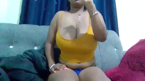 Snapshot of queen_doli chatting on February 11, 2026, 11:37 am queen_doli online show from February 11, 2026, 11:37 am