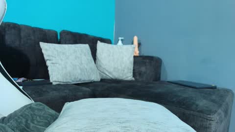 Your Queen Esthefi online show from October 28, 2025, 5:26 pm