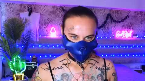 Queen Freak online show from September 26, 2025, 11:47 am