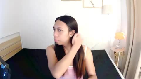 Snapshot of queen_gia chatting on April 28, 2026, 12:53 am queen_gia online show from April 28, 2026, 12:53 am