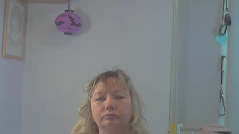 queen_jane8 online show from November 7, 2025, 2:17 pm