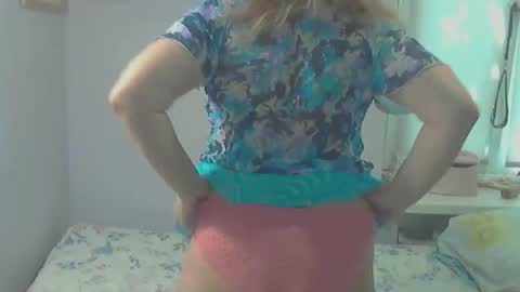 Snapshot of queen_jane8 chatting on May 28, 2026, 9:06 am queen_jane8 online show from May 28, 2026, 9:06 am