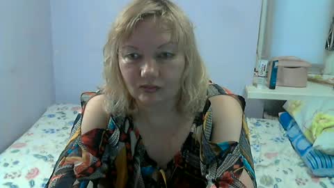 Snapshot of queen_jane8 chatting on June 12, 2026, 10:25 am queen_jane8 online show from June 12, 2026, 10:25 am